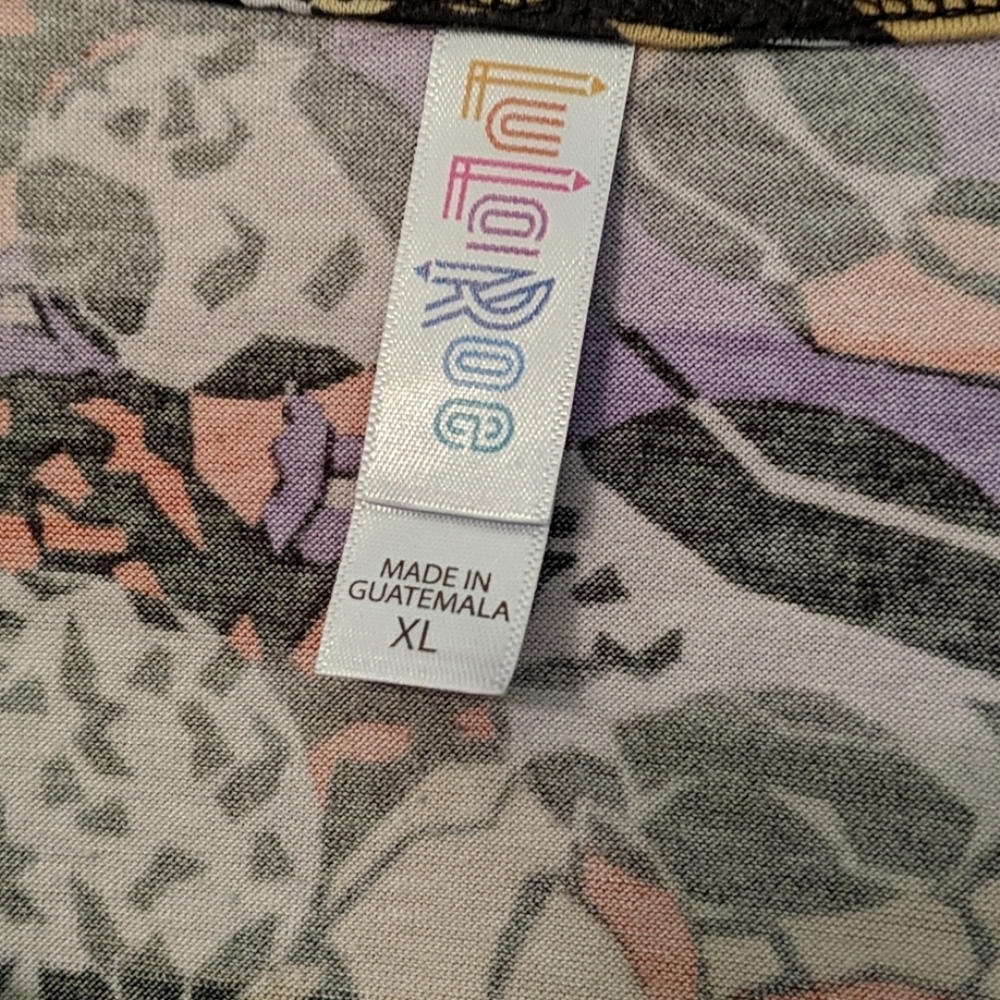 Top - Picture 2 of 2